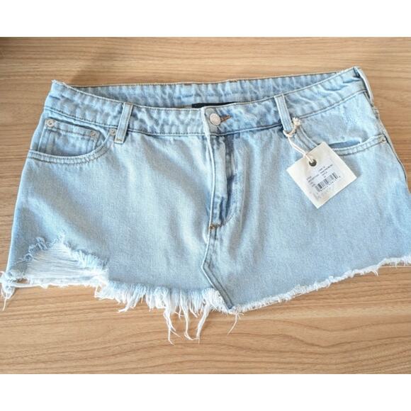 NWT SEROYA Vanessa Denim Mini Skirt in Skylight, size 28 - Picture 1 of 7
